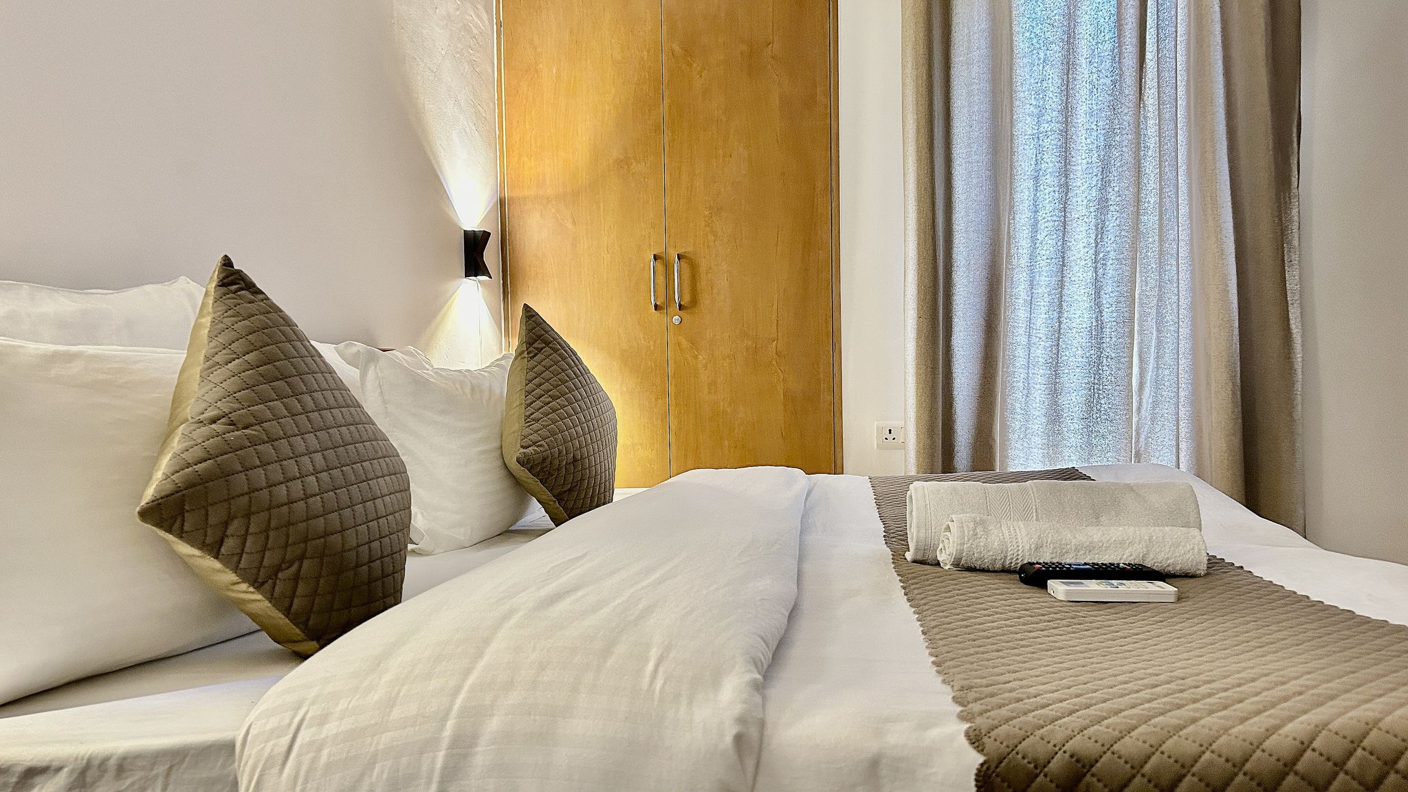 Deluxe Room with Balcony City View