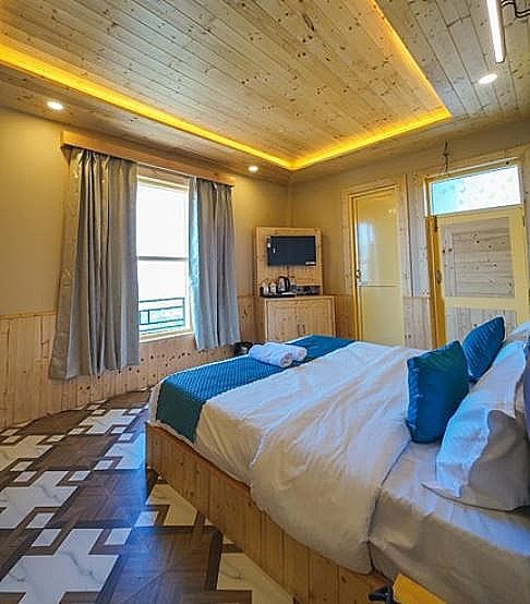 Premium Hill Scape Views And City Views