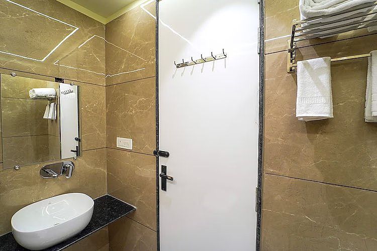 The Urban Villa Premium Deluxe Room 5