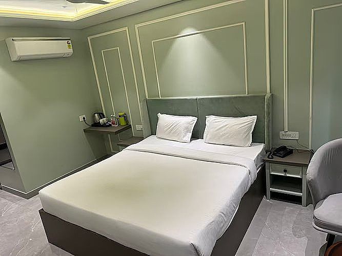 The Urban Villa Premium Deluxe Room 2