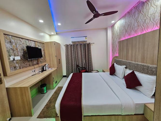 Hotel Shankara Residency Deluxe Room 3