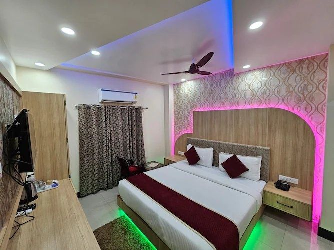 Hotel Shankara Residency Deluxe Room 4