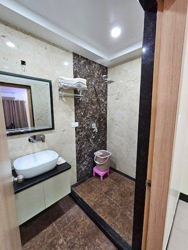 Hotel Shankara Residency Deluxe Room