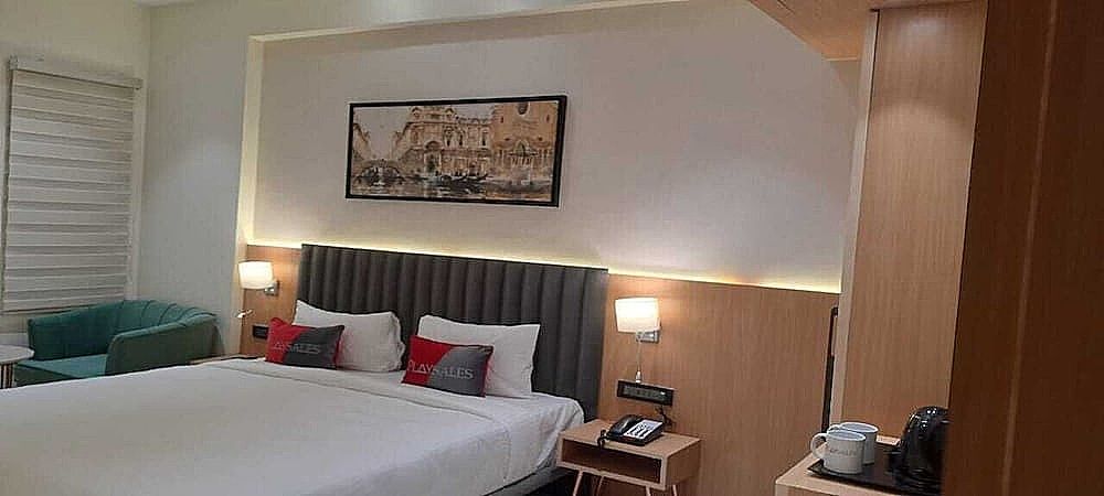 Playsales Scarlet Play Deluxe 8