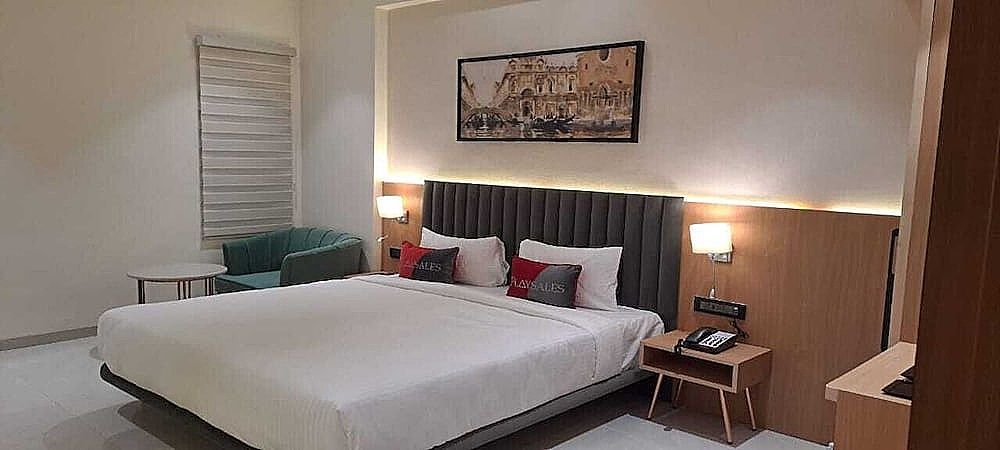 Playsales Scarlet Play Deluxe 16