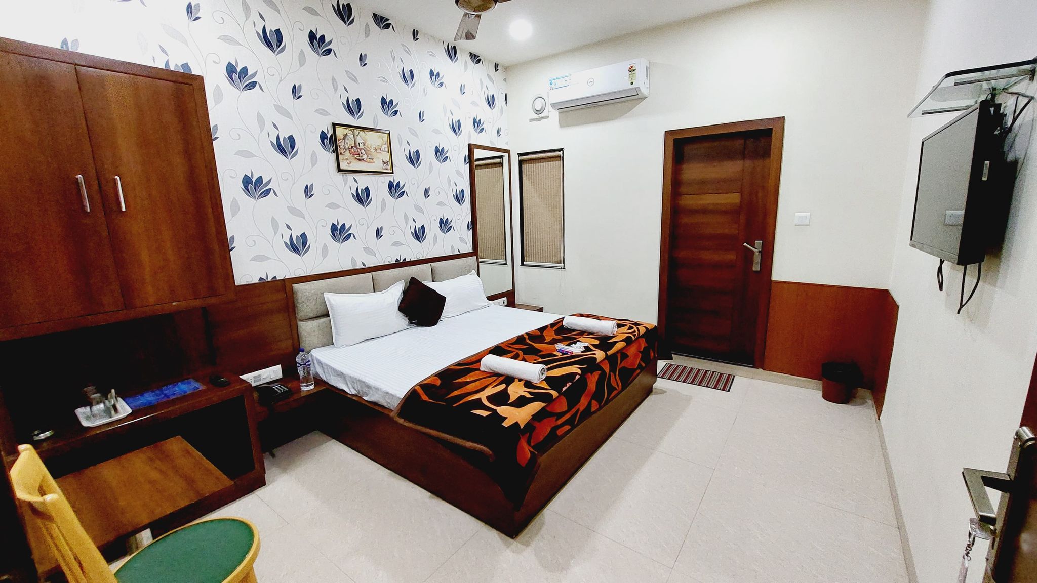 Hotel Babylon Regency Deluxe Room 5