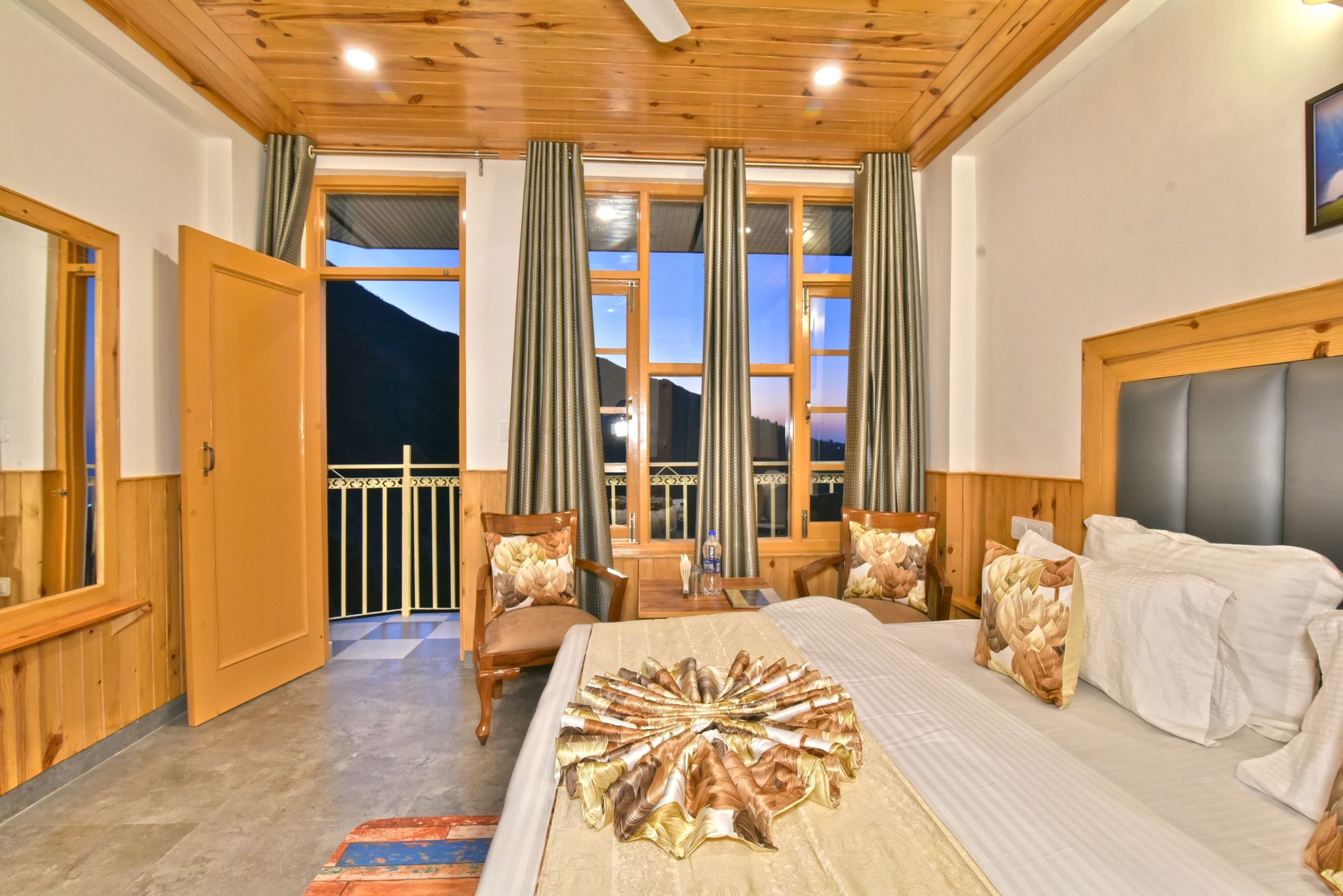 Deluxe Room (Non AC)