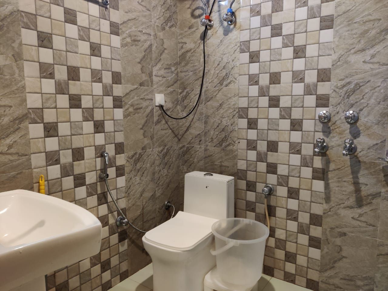 Hotel Sky Bhagsu Super Deluxe (Non AC) 6