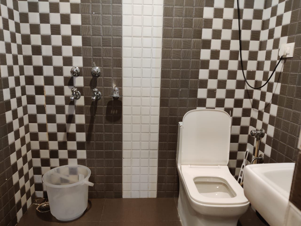 Hotel Sky Bhagsu Super Deluxe (Non AC) 8