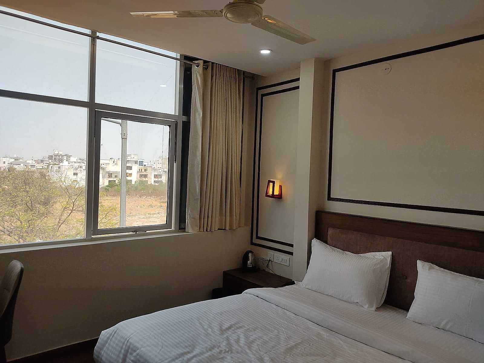 Super Deluxe Room