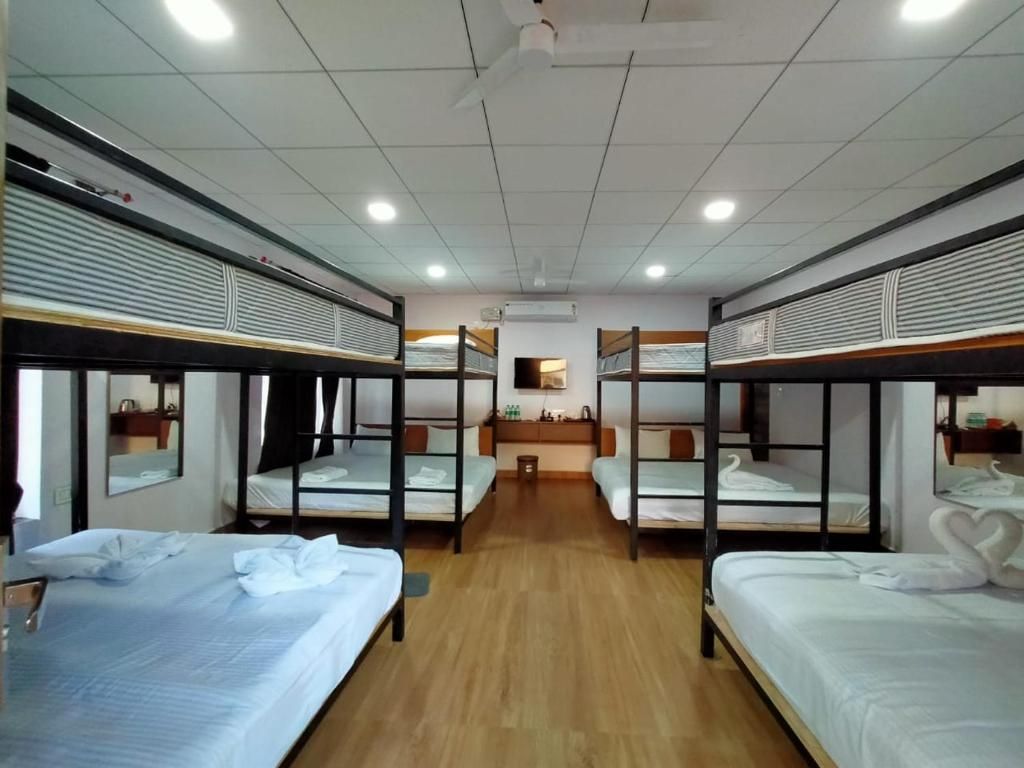 Mixed Dormitory Room