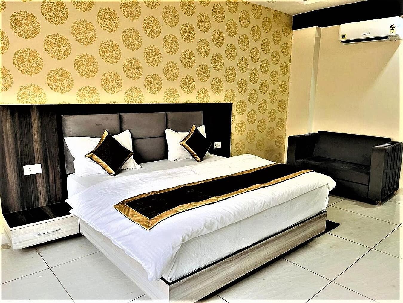 Hotel Blue Pine