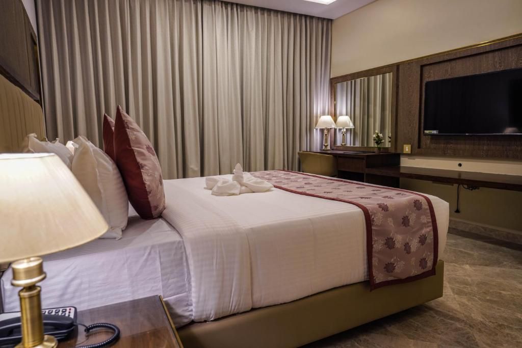 UVA Manish Business Hotel Executive Club 2