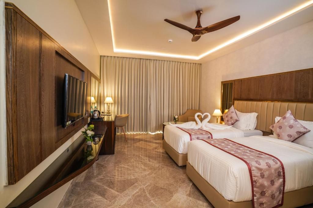 UVA Manish Business Hotel Executive Twin Bed 4