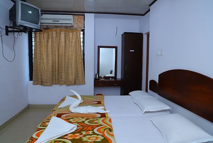 Deluxe Room AC