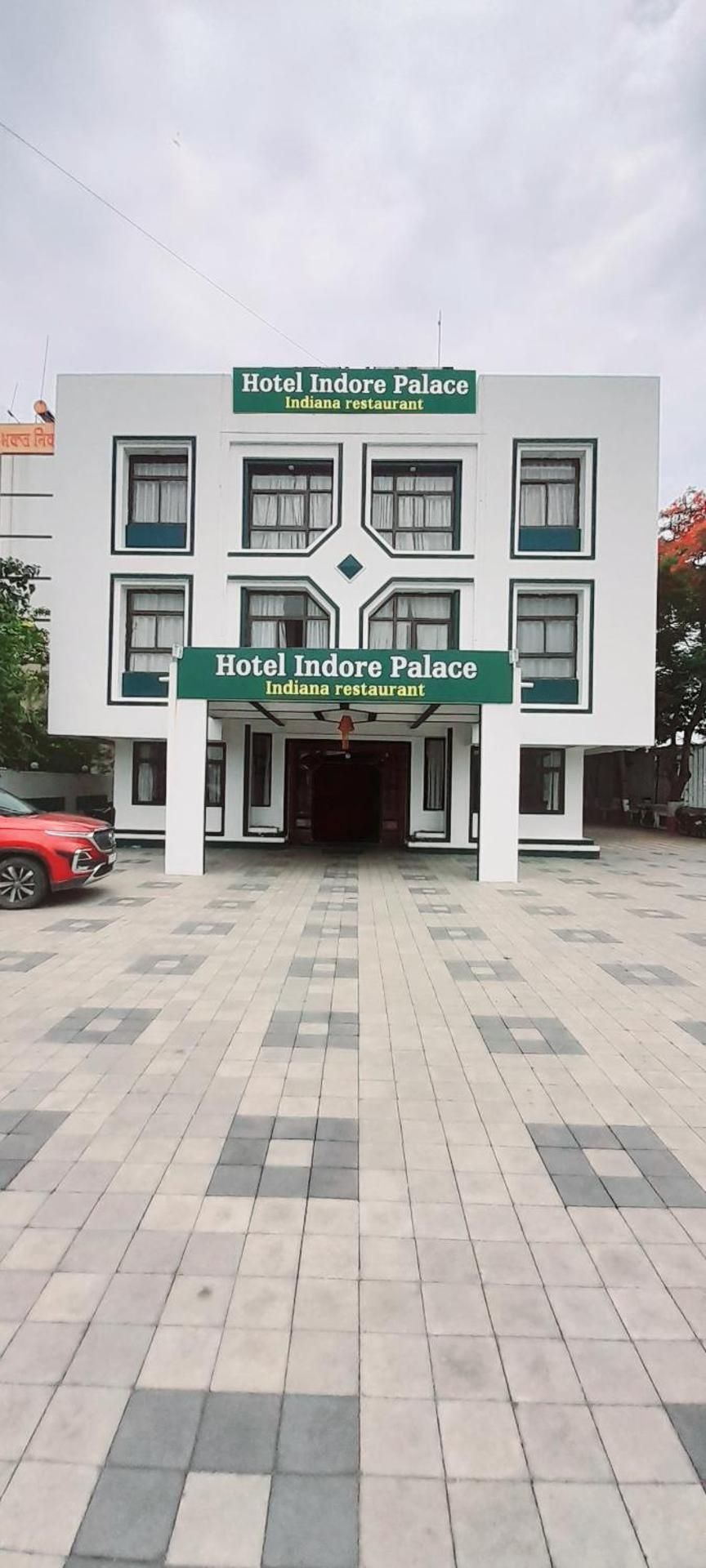 Hotel Indore Palace, Feel At Home (Newly Renovated Hotel)