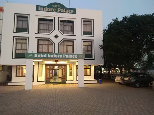 Hotel Indore Palace, Feel At Home (Newly Renovated Hotel)