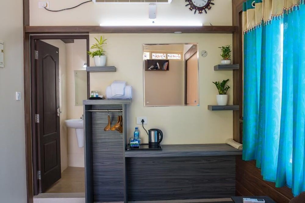 Gems9 Airport Hotel Deluxe Room, Balcony 23