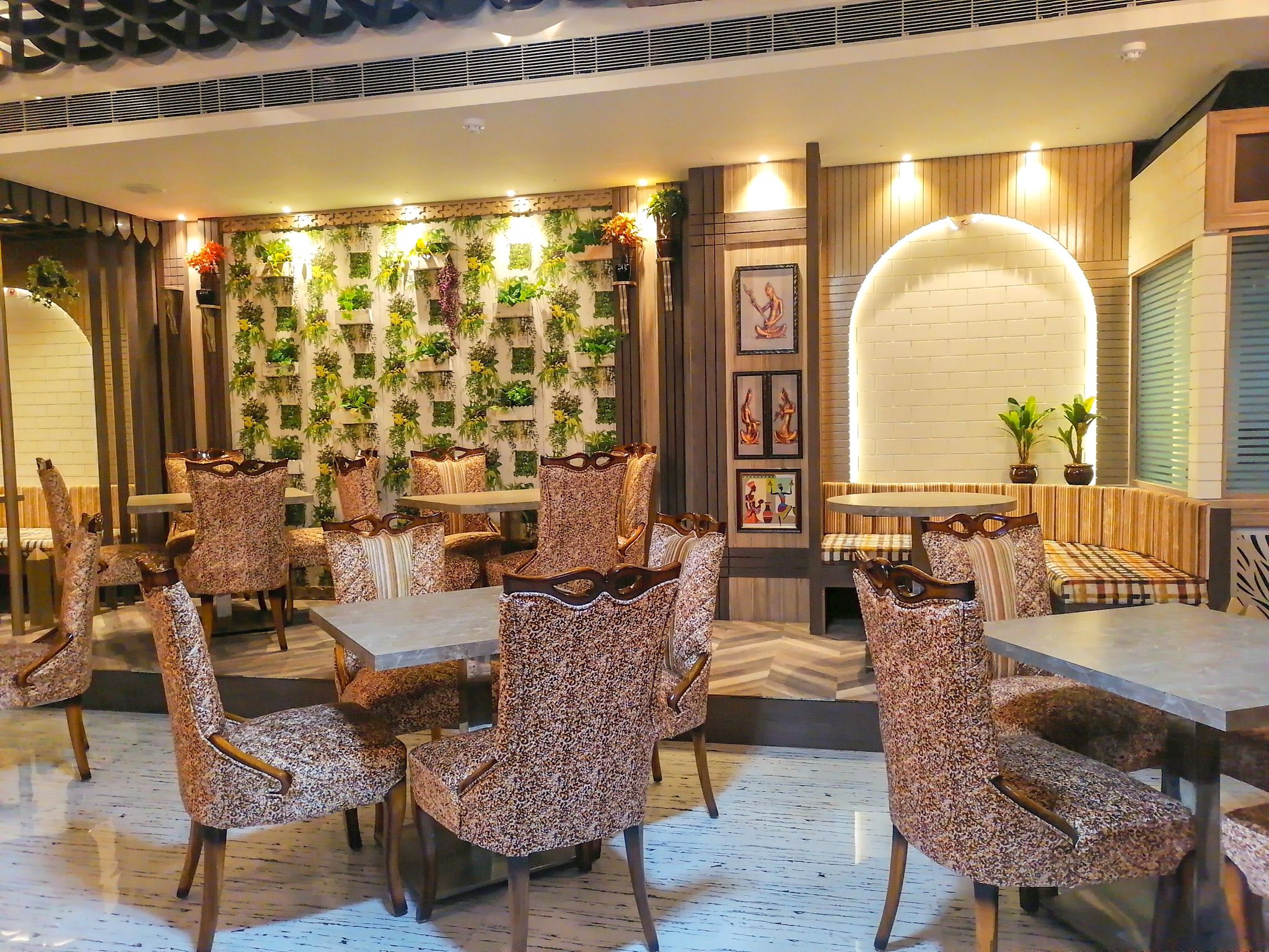 Food & Dining