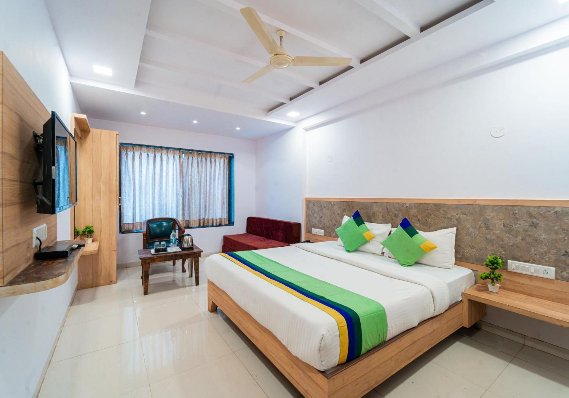 OYO Townhouse 701 Hotel Bright Plaza Deluxe Double or Twin 3