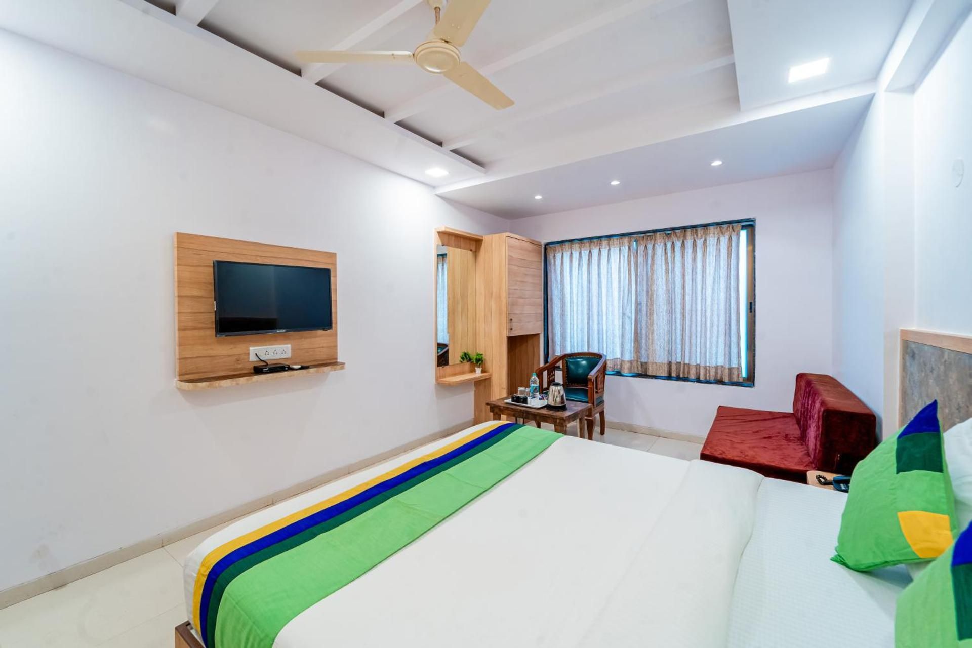 OYO Townhouse 701 Hotel Bright Plaza Deluxe Double or Twin