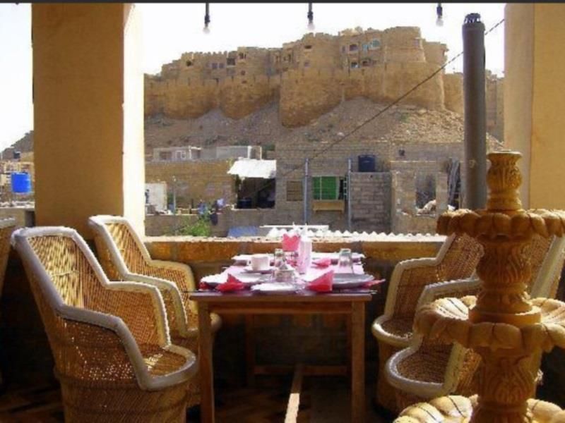 Family Room (1 Single Bed & 1 Double Bed)