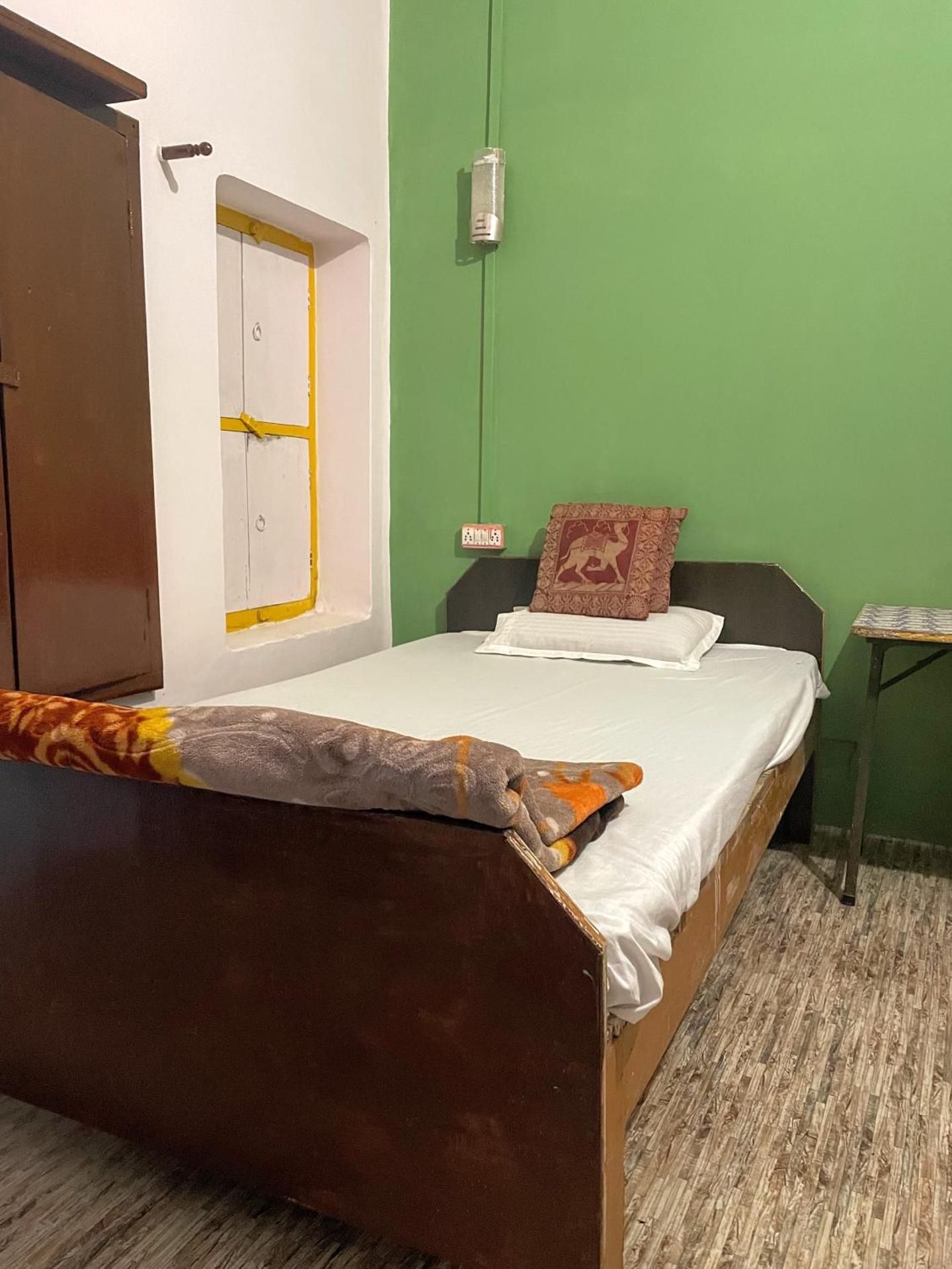 Standard Single shared facilities