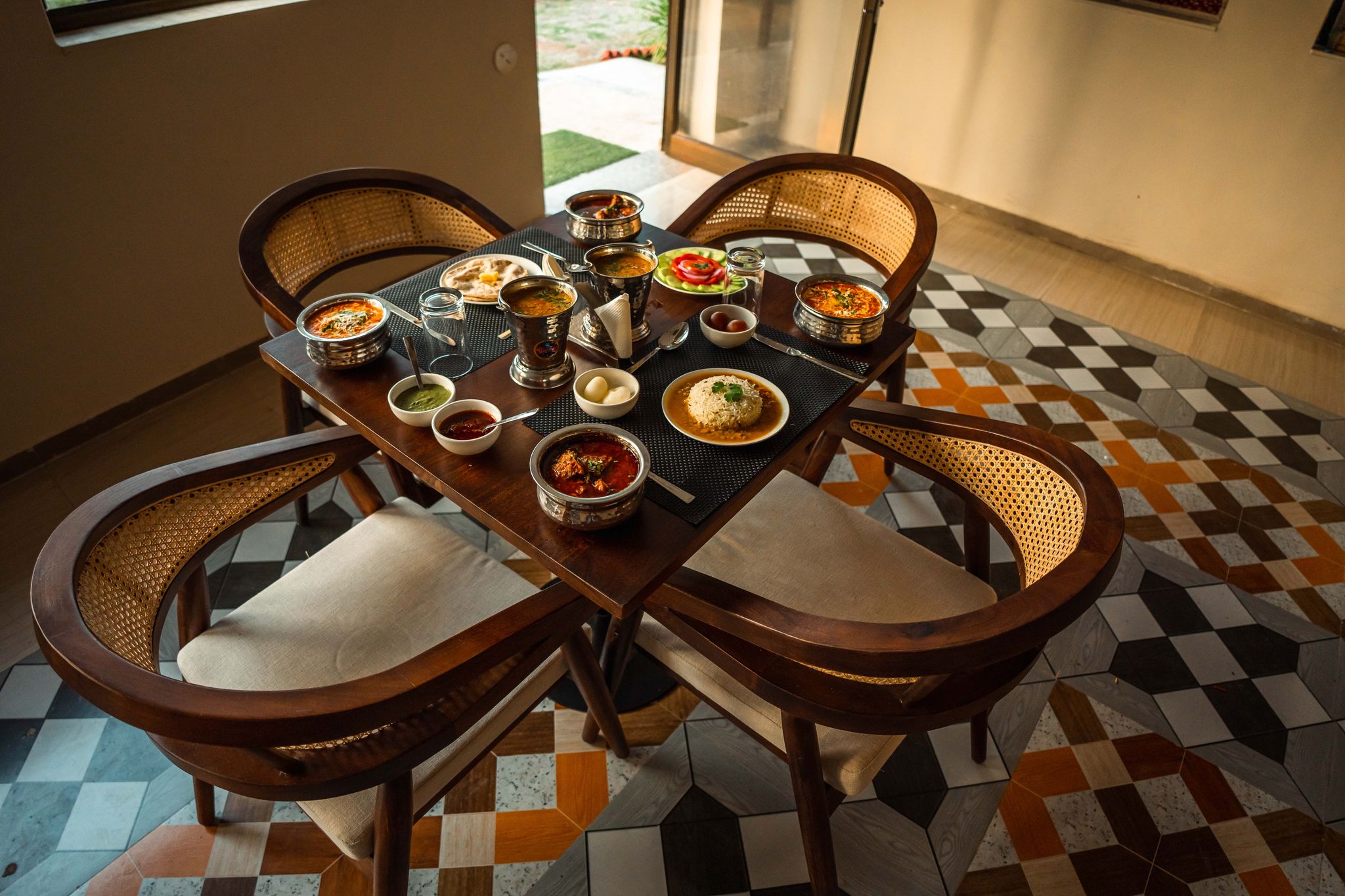 Food & Dining