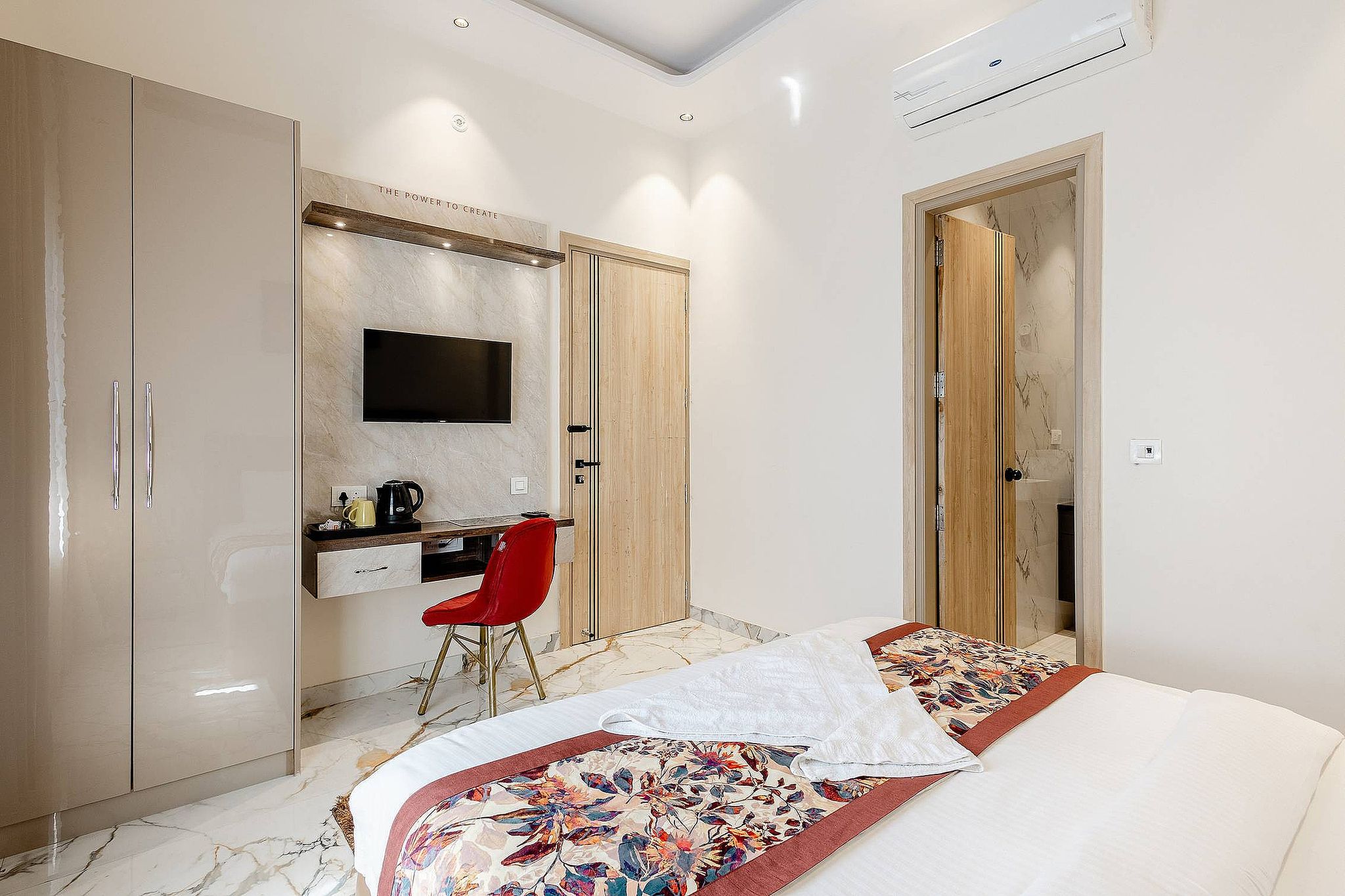 Lime Tree B&B Pari Chowk Deluxe King Room