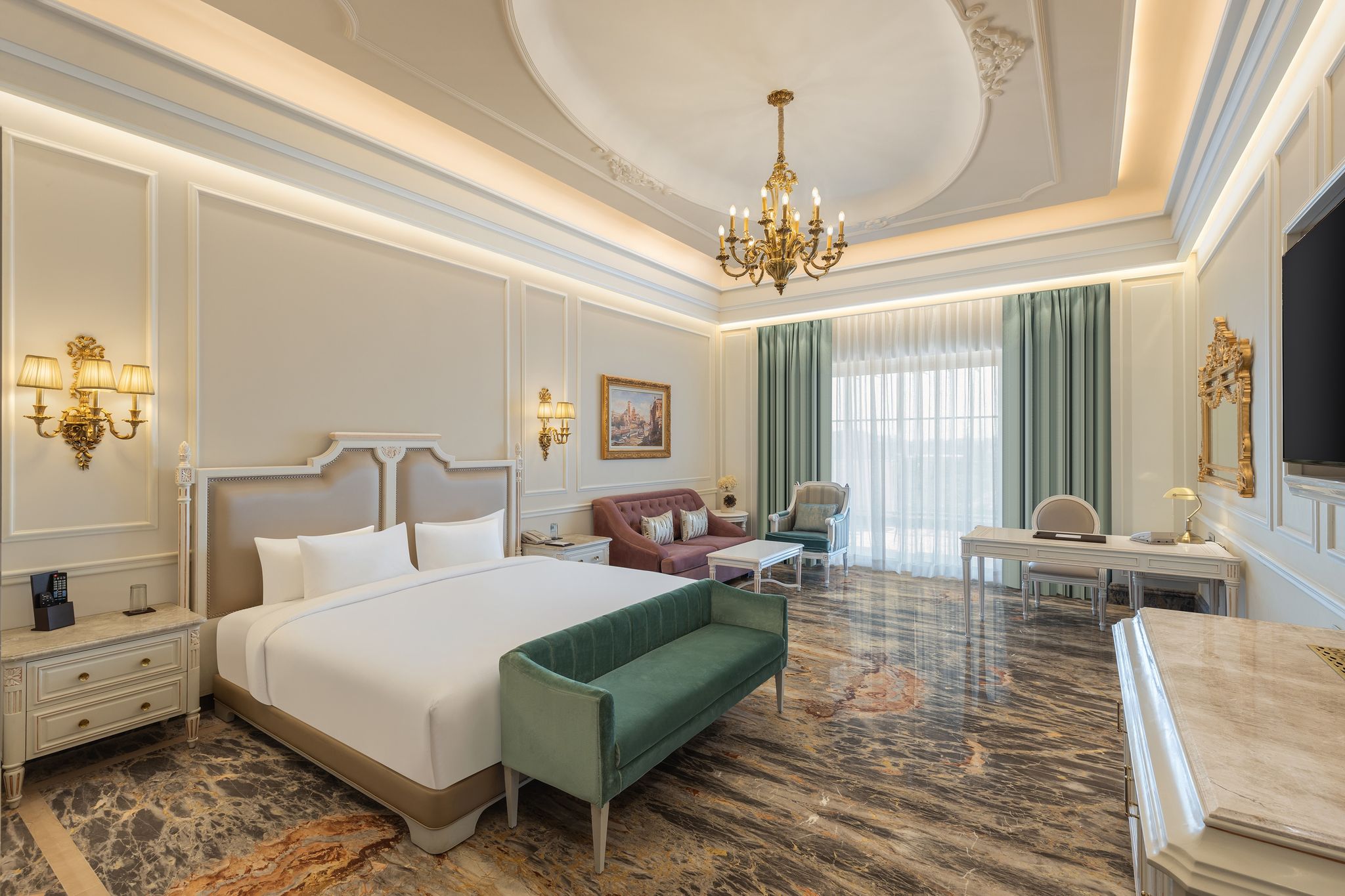 Grand Room With Balcony