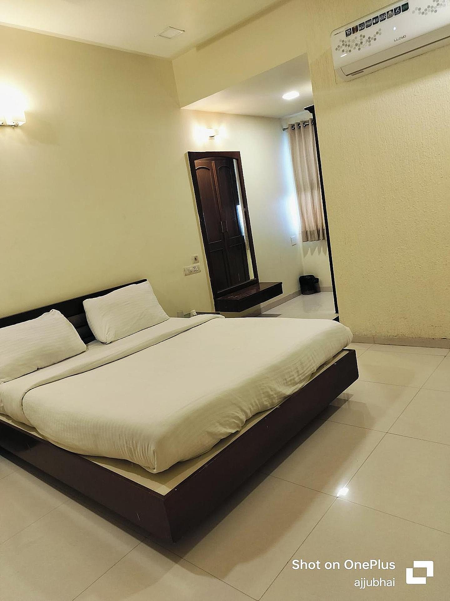 sun n step club resort Deluxe Room 2