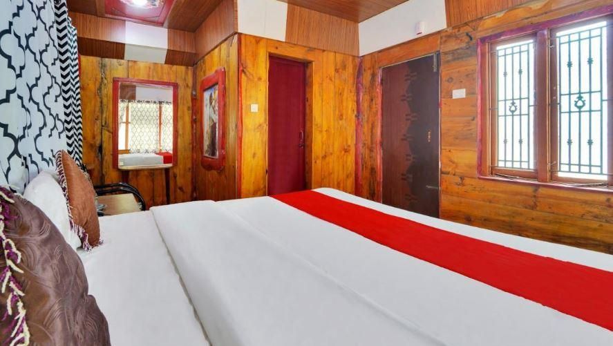 Deluxe Double Room (2 Adults + 1 Child)