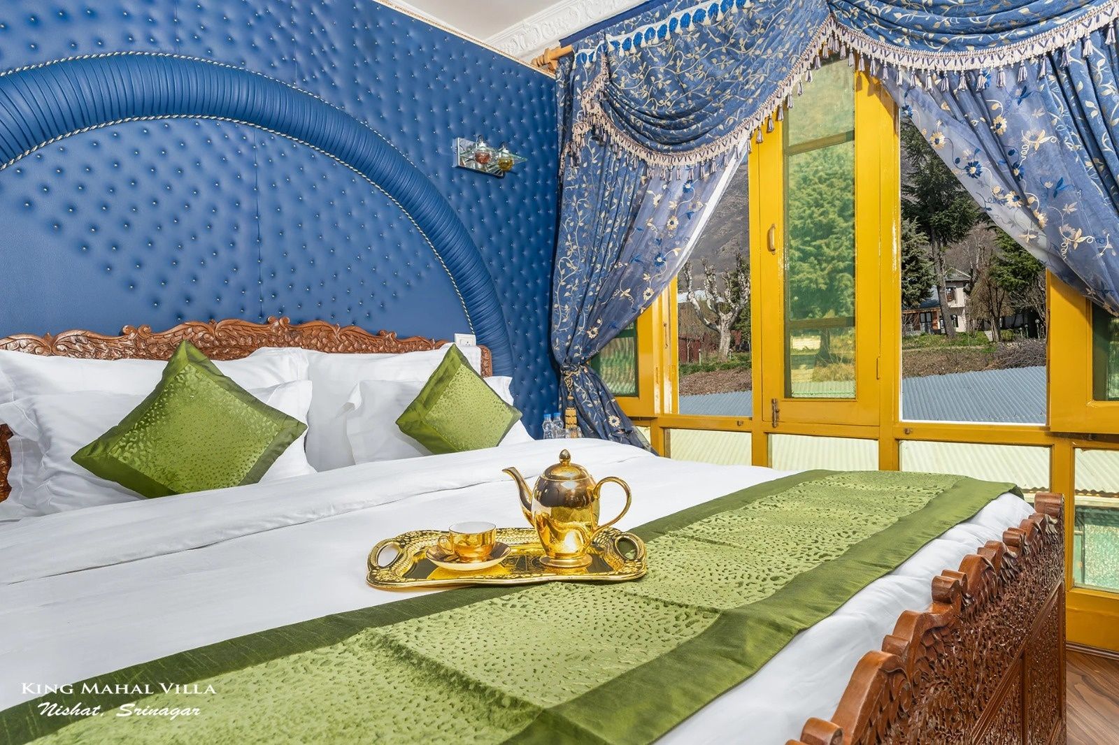 King Mahal Villa Sapphire Suite Room