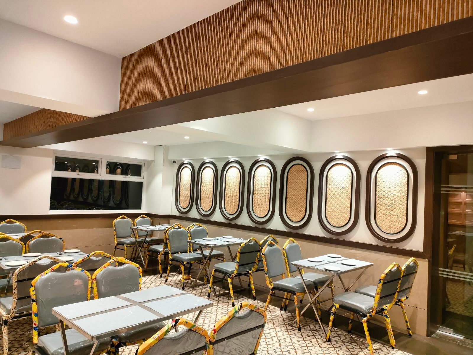 Food & Dining