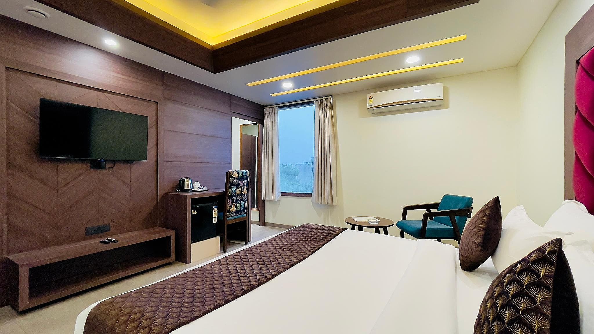 The Century Stays Deluxe Room 8