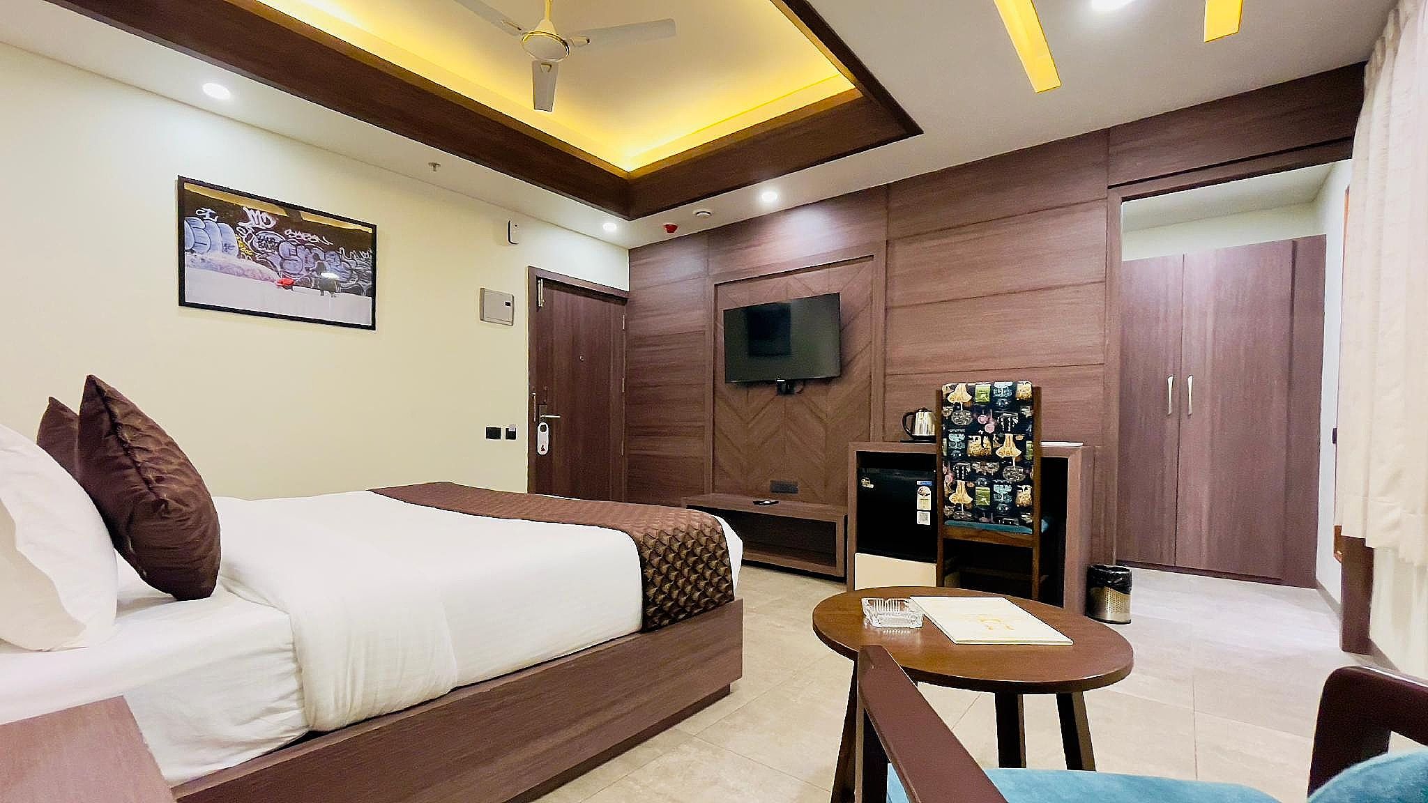 The Century Stays Deluxe Room 7