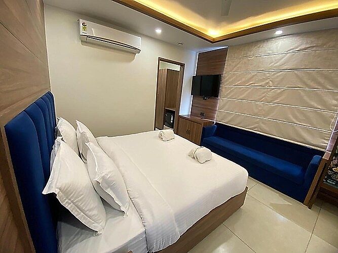 The Century Stays Deluxe Room 5