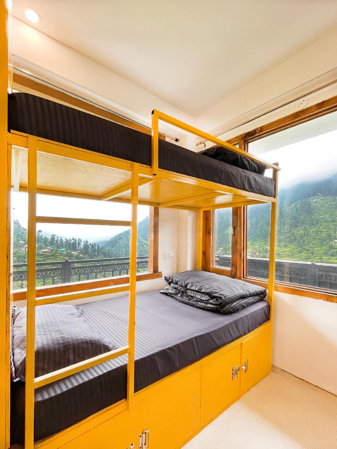 Dormitory Room - Mixed