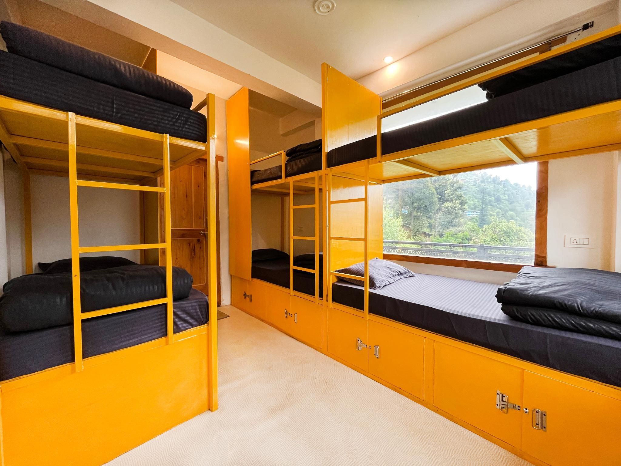 Dormitory Room - Mixed