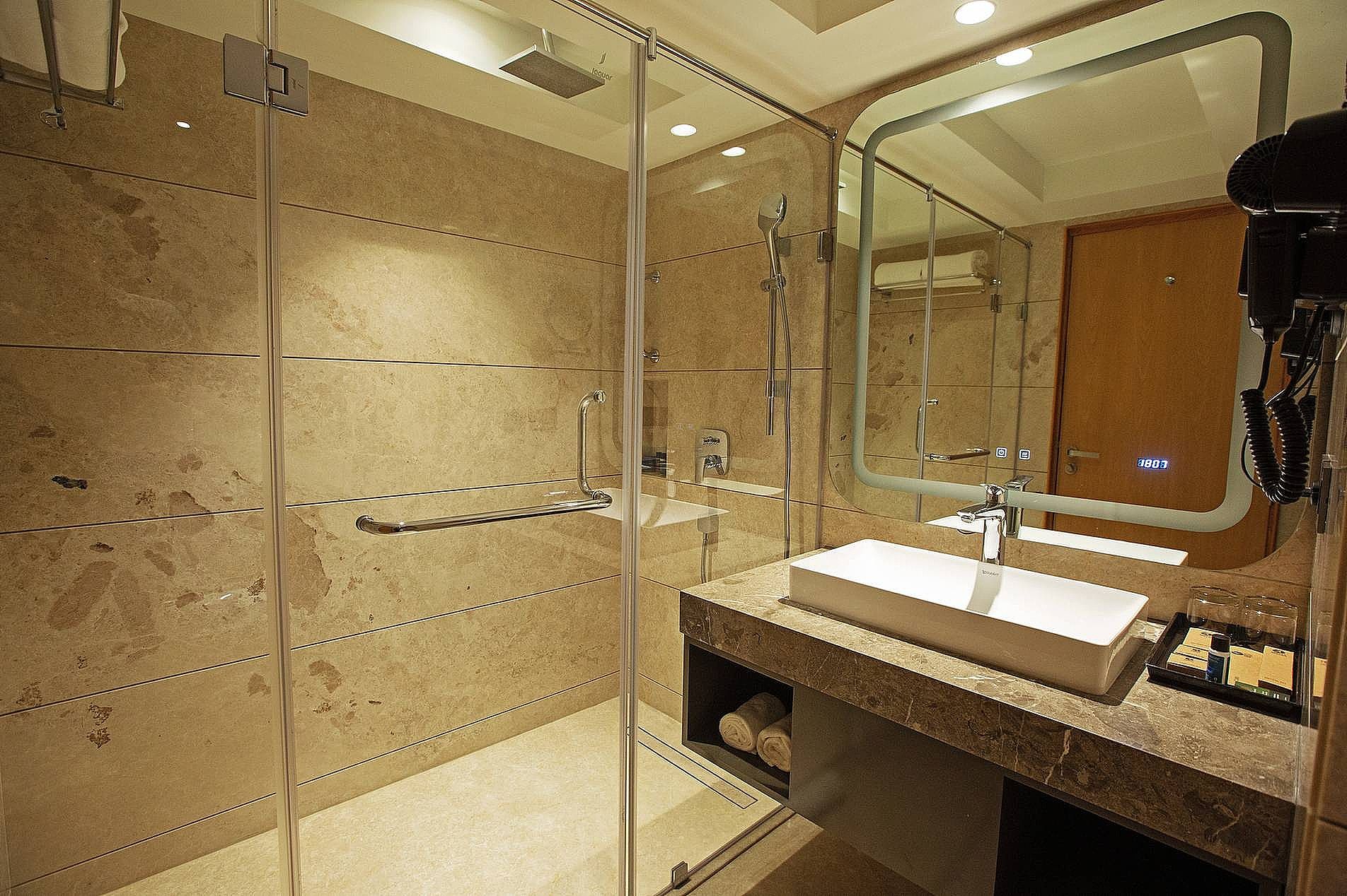 ARISTA BY AMBITION Superior 5