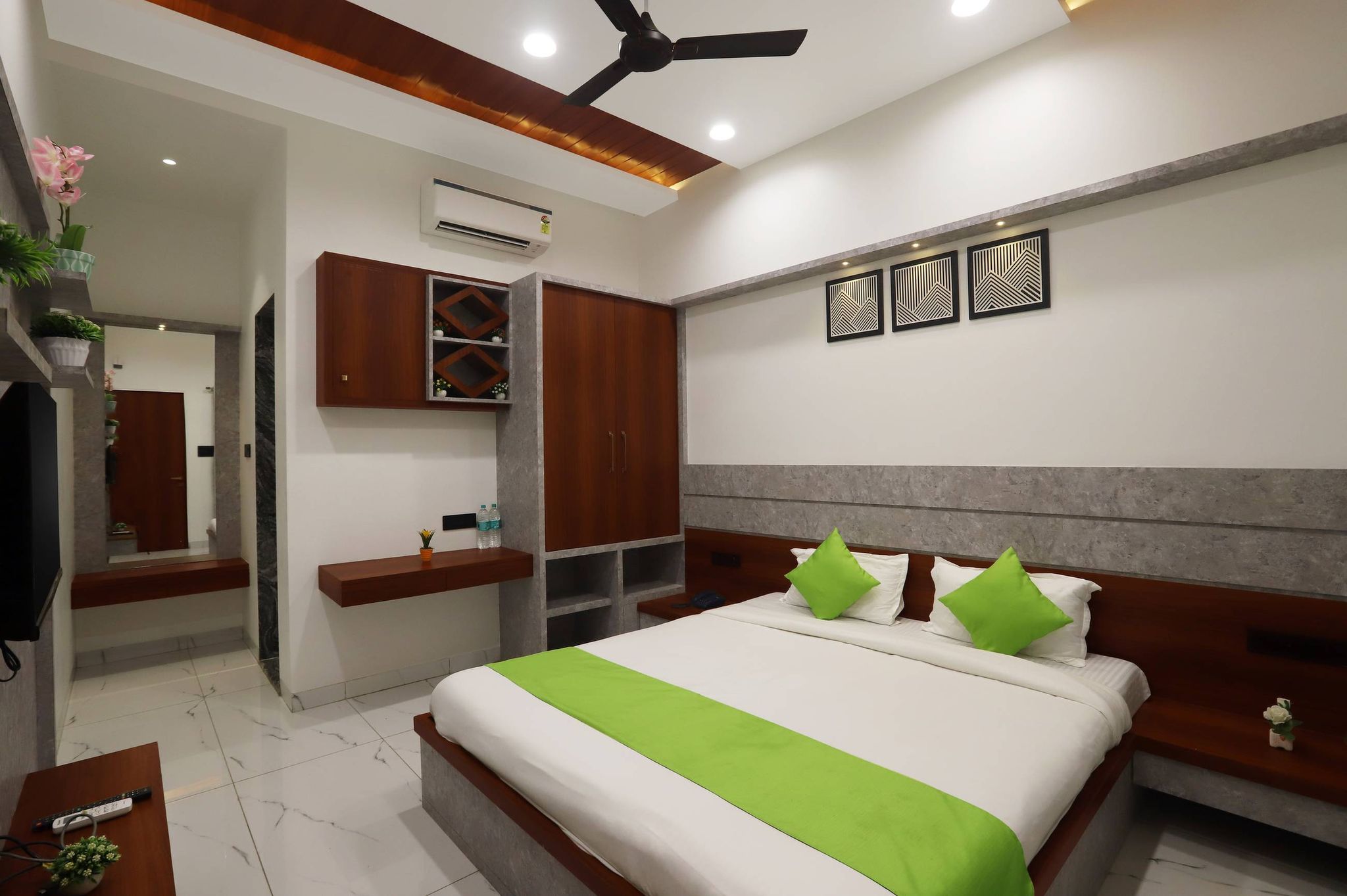 Sandhya Manohar Beach Resort QUEEN ROOM