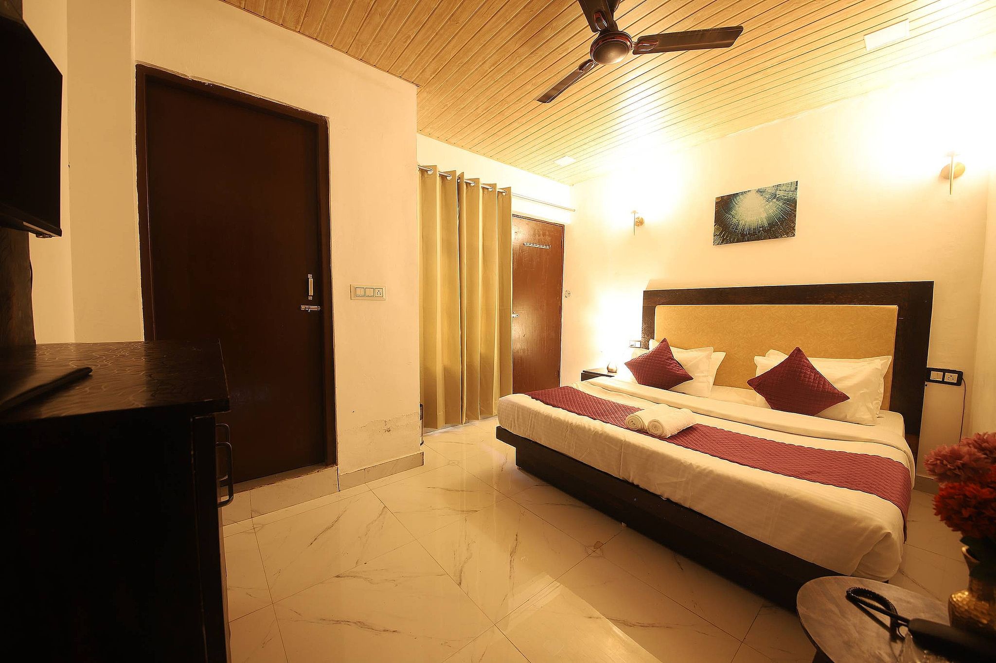 Interconnected Family Suite I Valley View with Room Heater