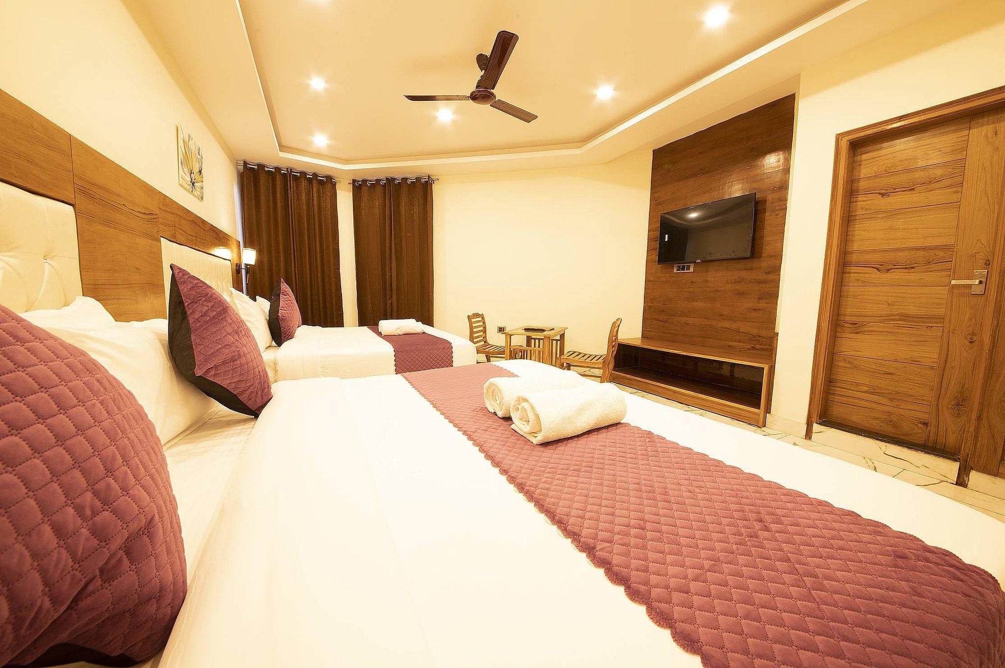 Perfectstayz Premium Westend ( Mall Road )