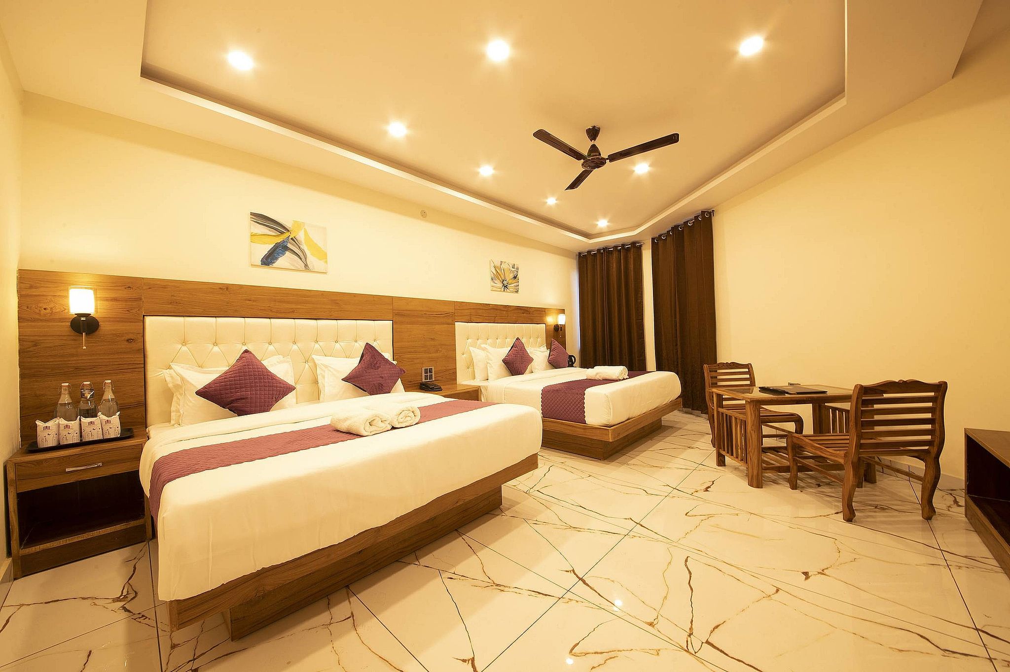 Perfectstayz Premium Westend ( Mall Road ) Super Deluxe room with Shared Balcony and Hill View 3