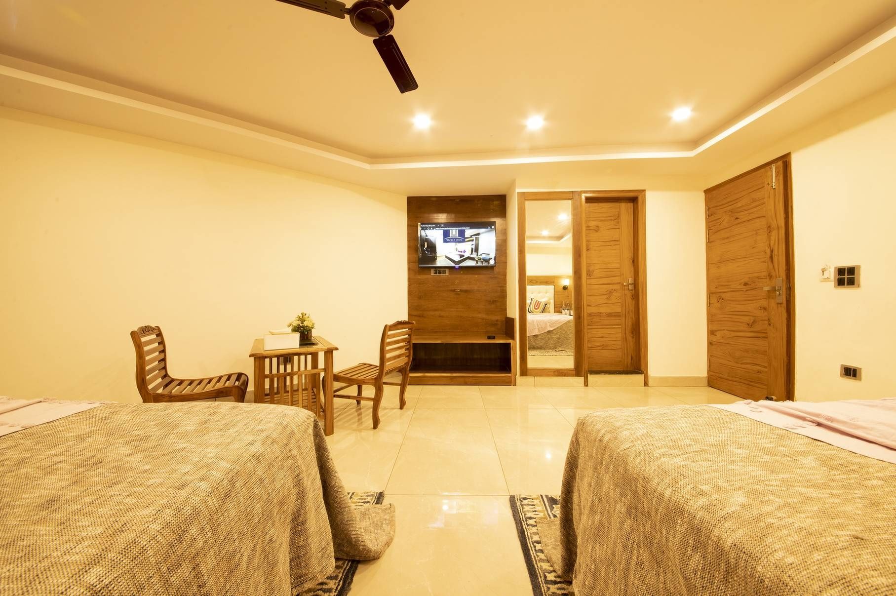 Perfectstayz Premium Westend ( Mall Road )