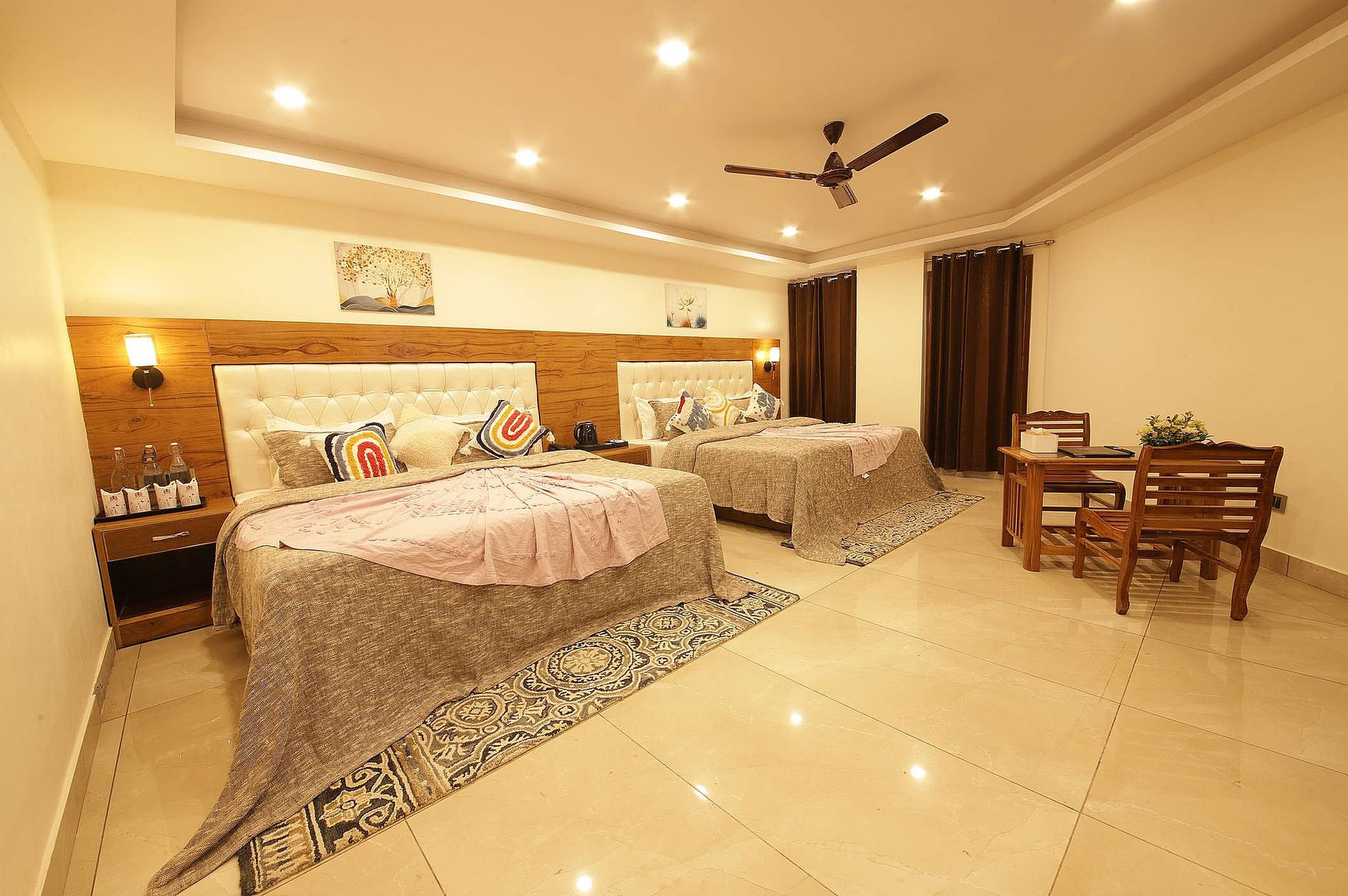 Perfectstayz Premium Westend ( Mall Road ) Super Deluxe room with Shared Balcony and Hill View 2