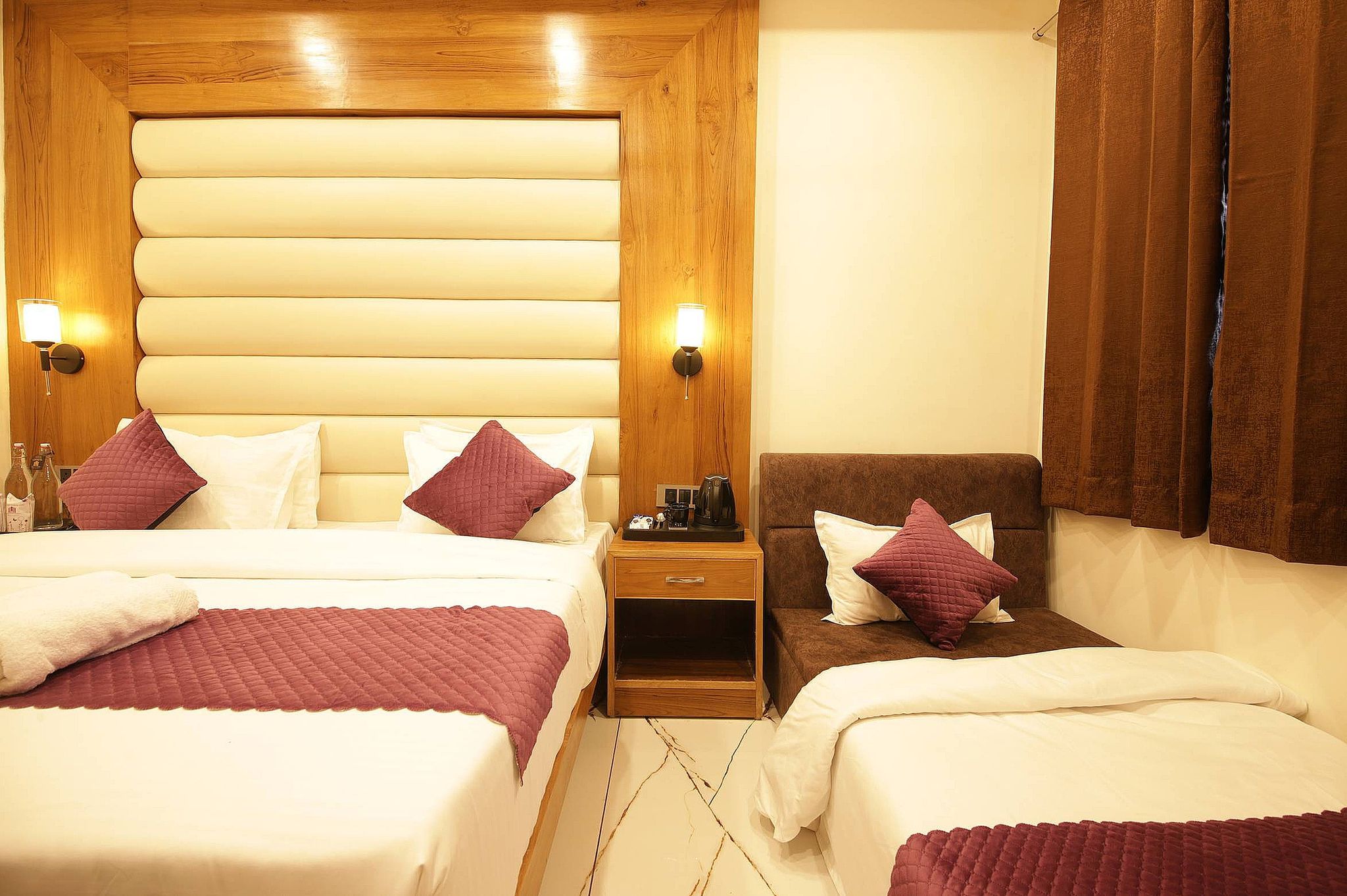Perfectstayz Premium Westend ( Mall Road )