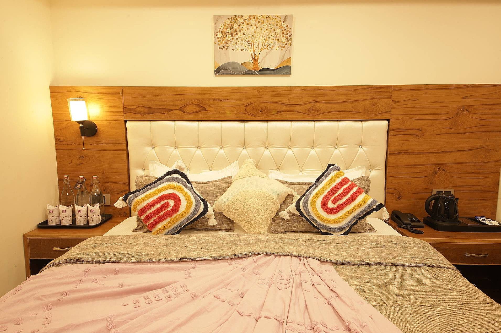 Perfectstayz Premium Westend ( Mall Road )