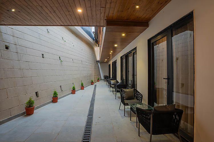 Perfectstayz Premium Westend ( Mall Road )