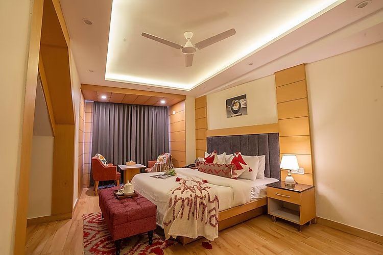 Junior Suite with Valley View